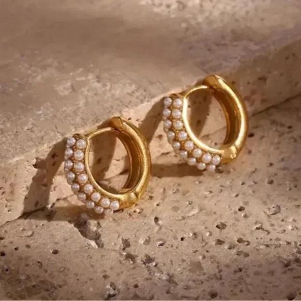 NEW PEARL 18K GOLD HOOP EARRINGS, BEAUTIFUL EARRINGS, CUTE EARRINGS. - Picture 5 of 7